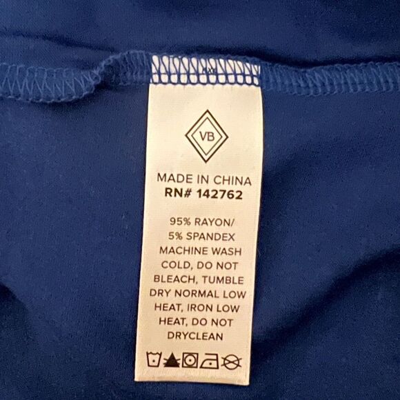 Vera Bradley Blue Daisy Tabitha Tee Pajama Lounge Shirt V-Neck Medium NWT - Picture 5 of 6